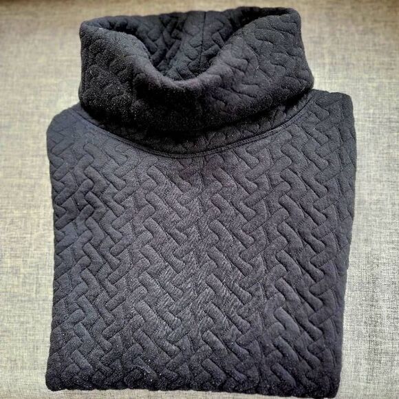 GapFit Quilted Pullover Top - Picture 6 of 9